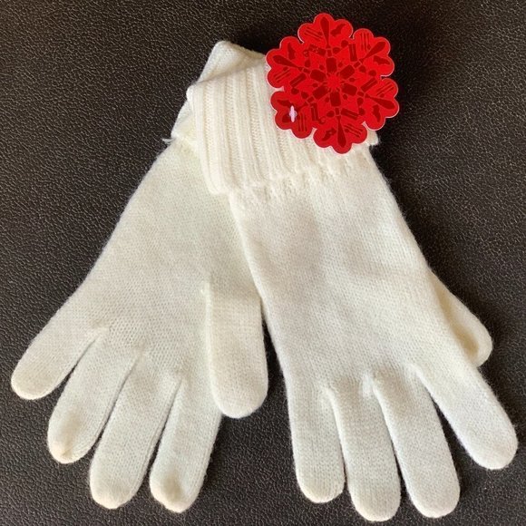 NWT! Winter Bundle: Scarves, Beanie & Gloves - Picture 6 of 9